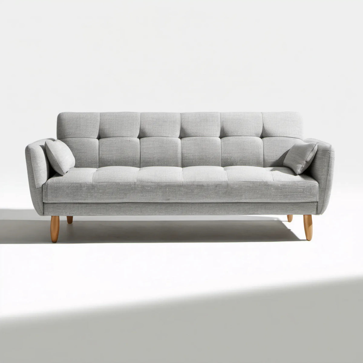 Trzyosobowa sofa jasnoszara z drewnianymi nogami, 240 x 90 x 88 cm